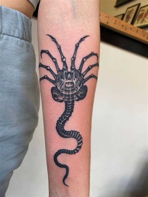 facehugger tattoo